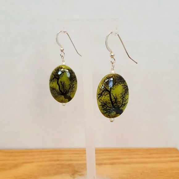 Anna King Earrings - Picture 1 of 2